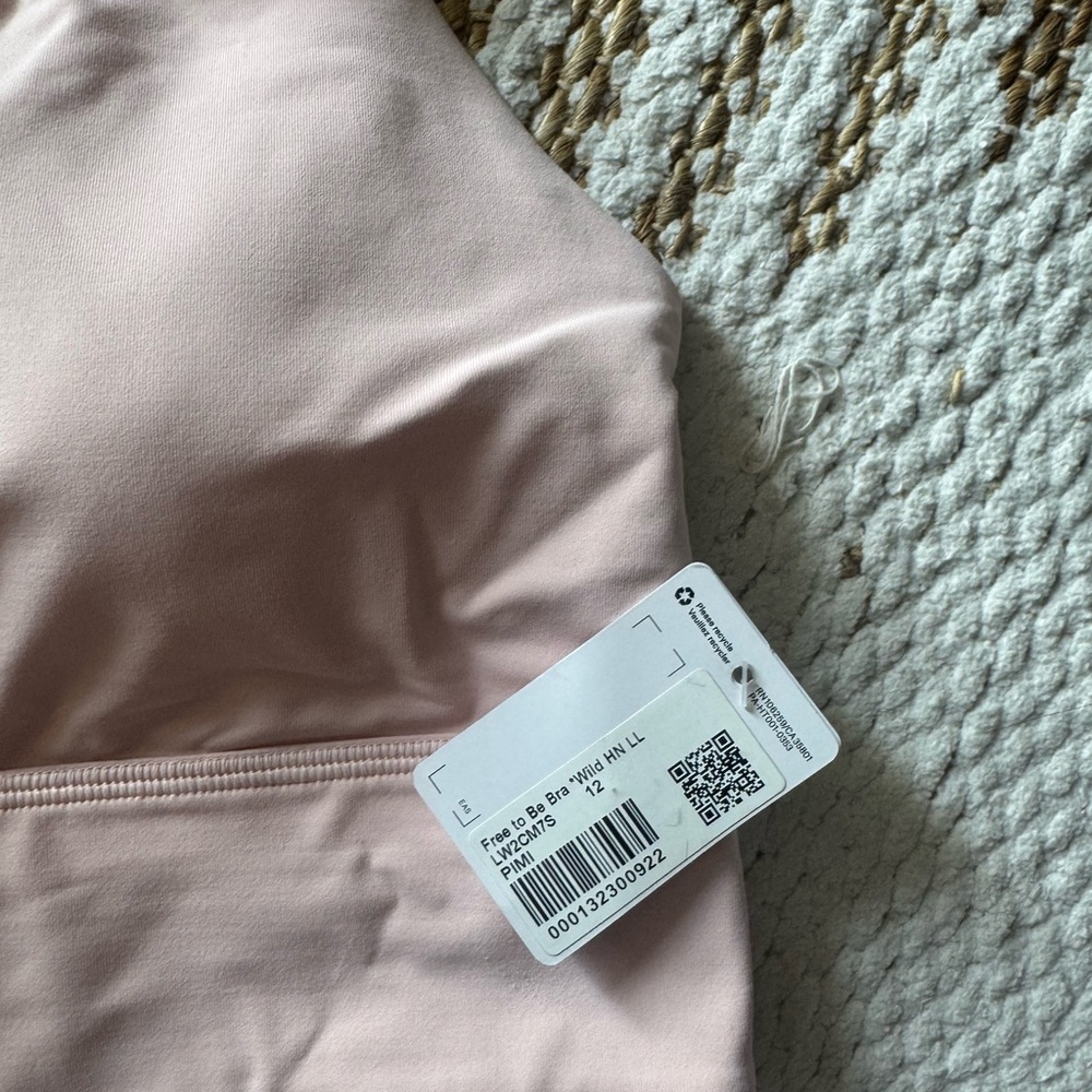 Lululemon Free to be Bra Bra - Picture 3 of 3